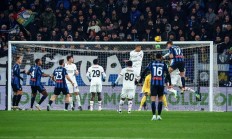 爱游戏投注-重磅足坛消息：联赛胜负频繁变化，比赛风云激烈的简单介绍