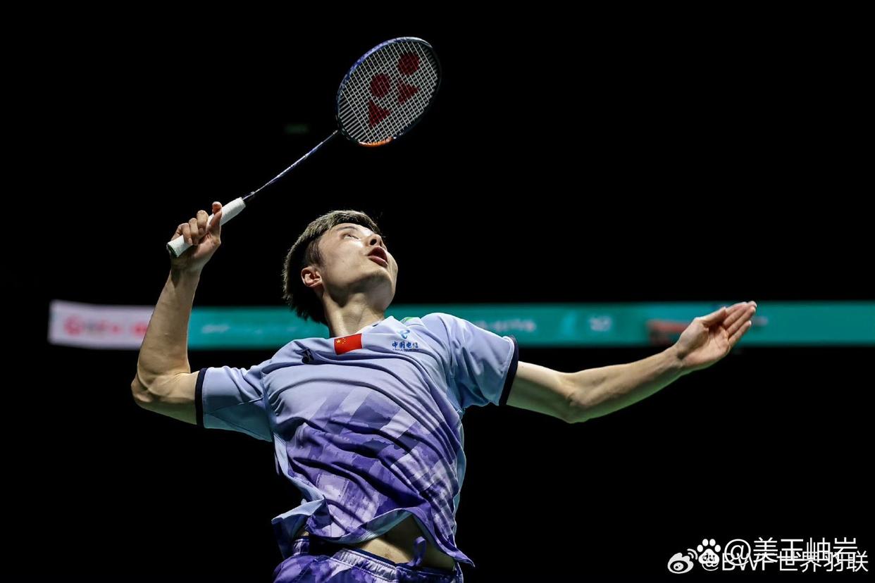 运动员的出色表现让人们对比赛充满期待(运动员的出色表现让人们对比赛充满期待的英文)