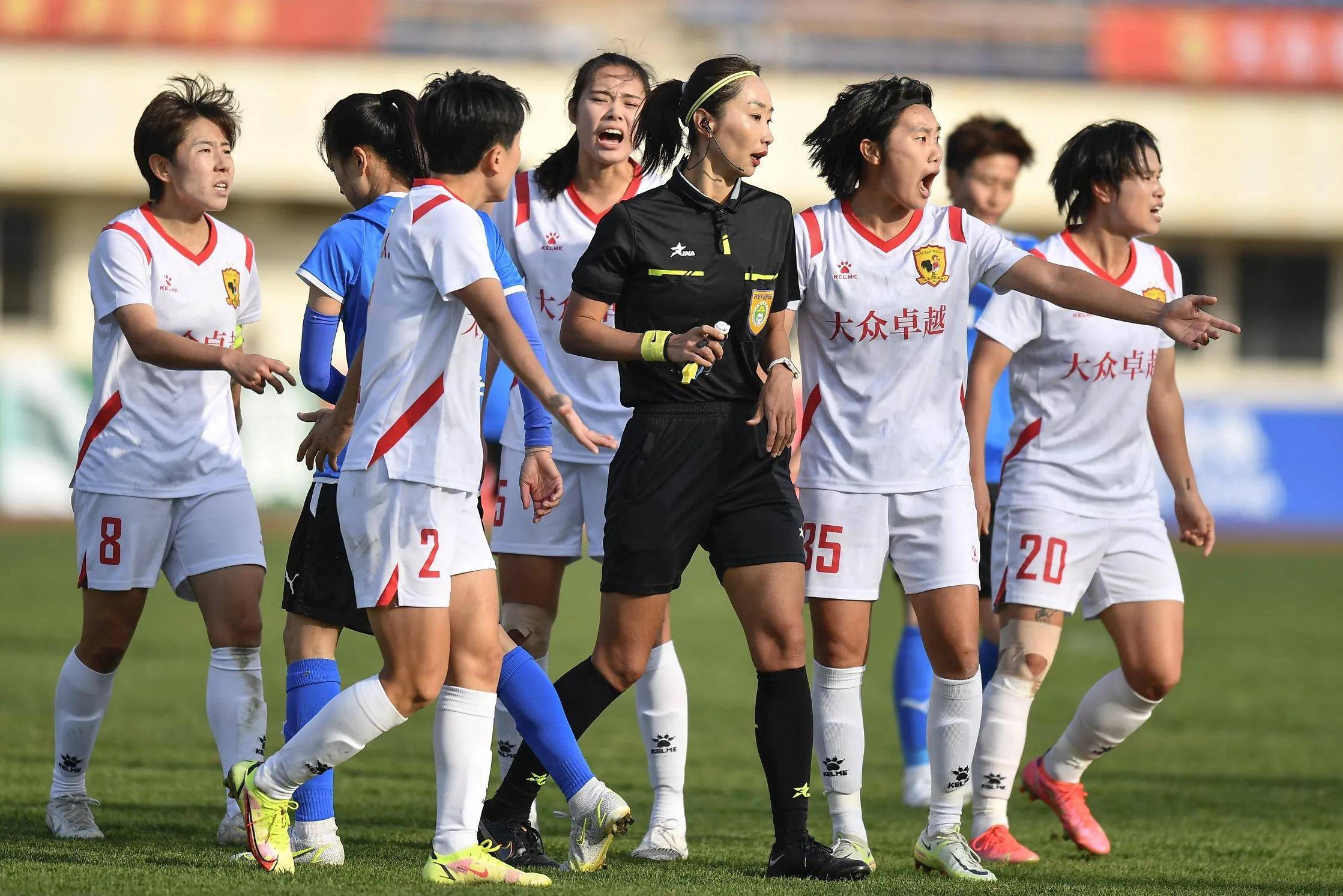 关于国家女足队取得胜利，晋级下一轮比赛的信息