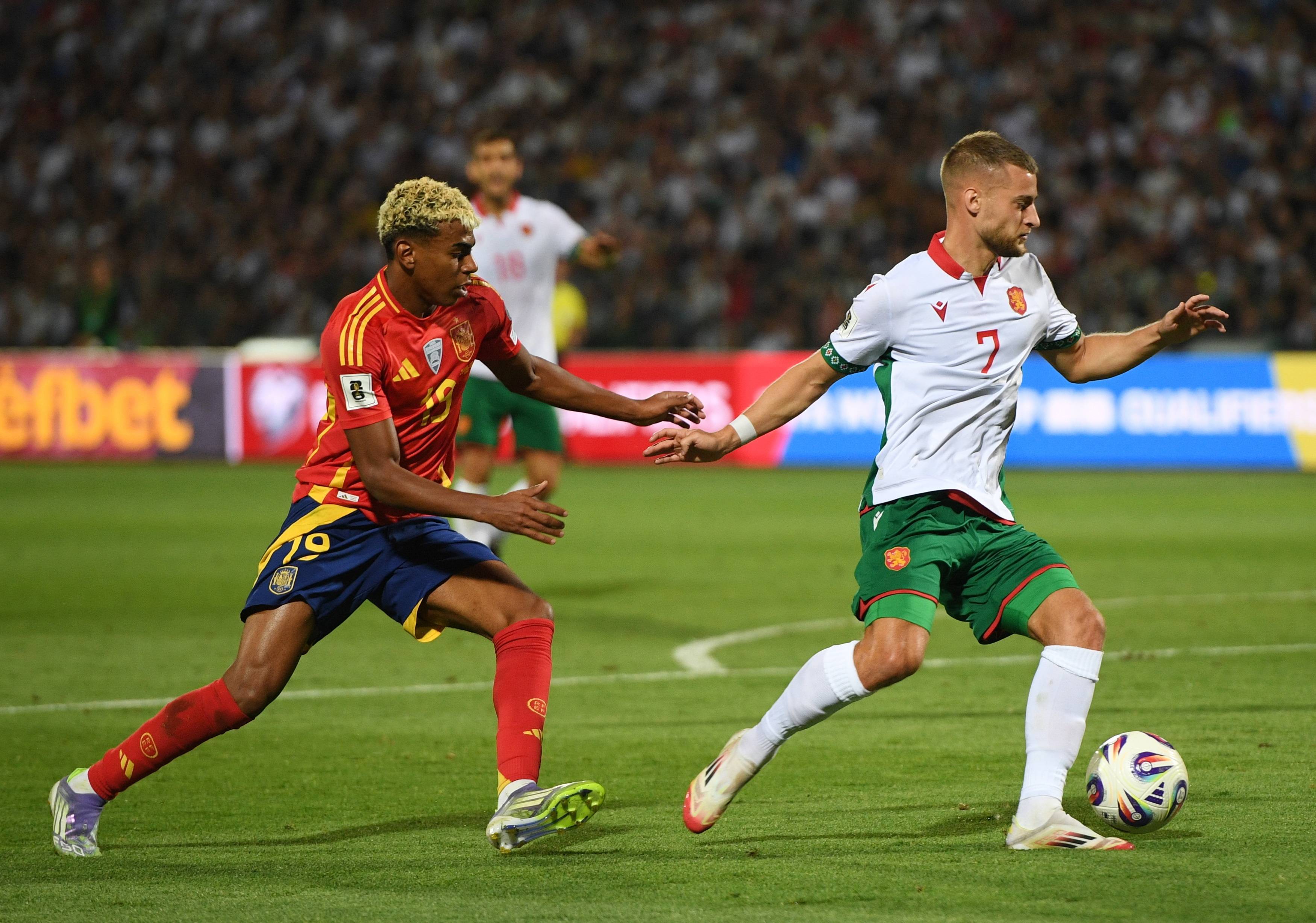 关于国际足球比赛引领新一轮足球狂潮的信息