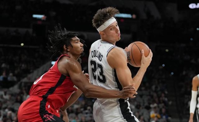 尼克斯惜败马刺,表现令人瞩目 尼克斯惜败马刺,表现令人瞩目