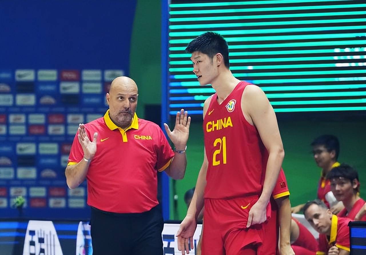 包含男篮世界杯争夺激烈，各队胜负难料的词条