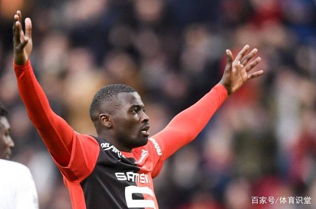 中东球队遭遇困难，尽力战斗的简单介绍