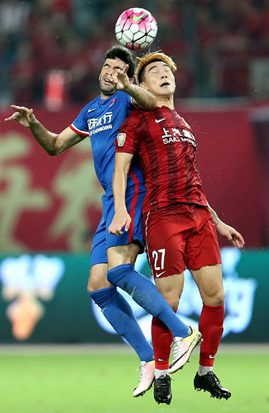 重庆力帆主场逼平上海上港，互交白卷的简单介绍