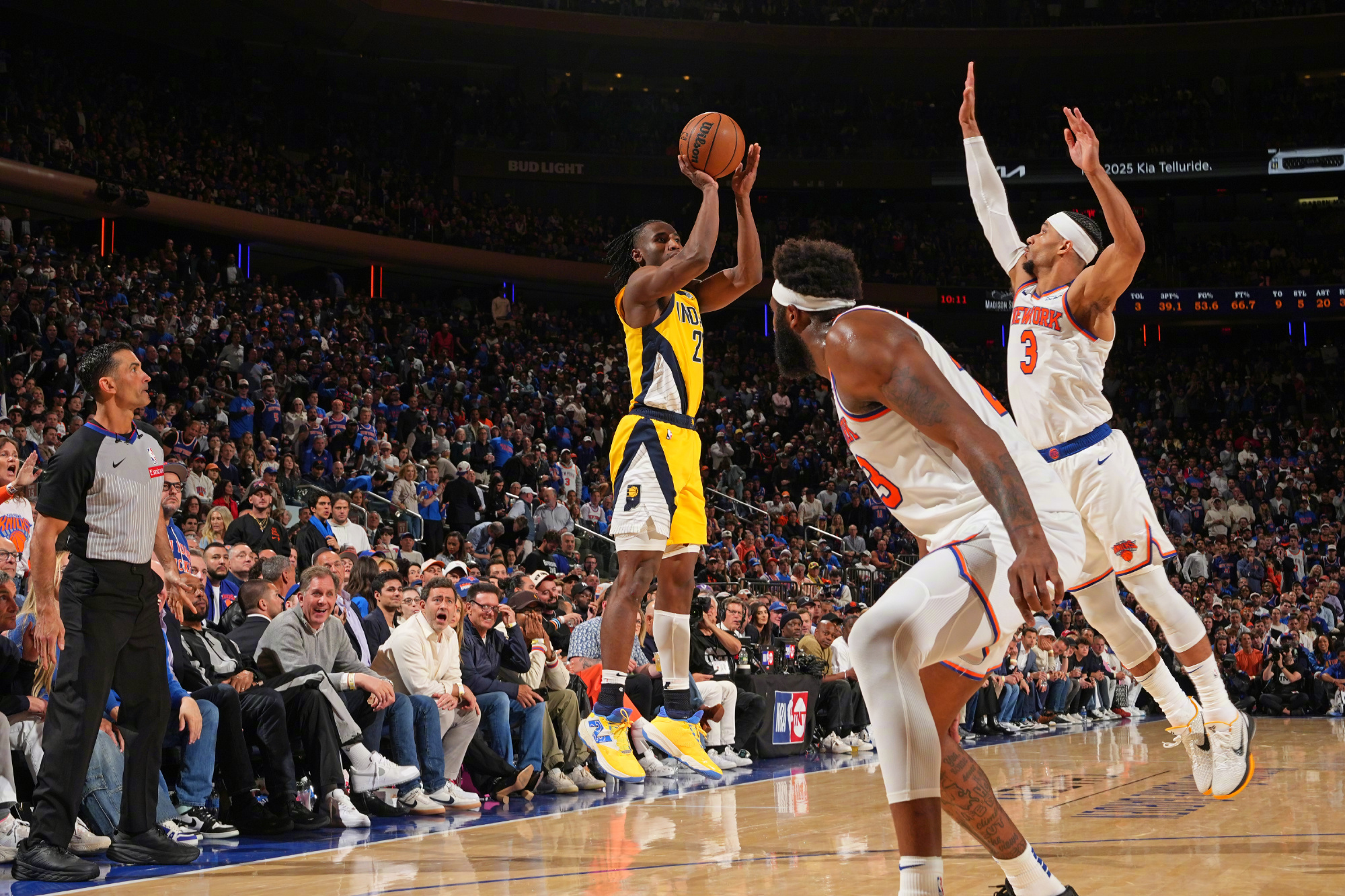 包含猛龙连胜尼克斯，领先东部半决赛取得压倒性优势的词条