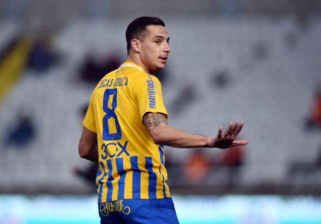 关于深圳佳兆业小将崭露头角，赢得主教练赞赏的信息